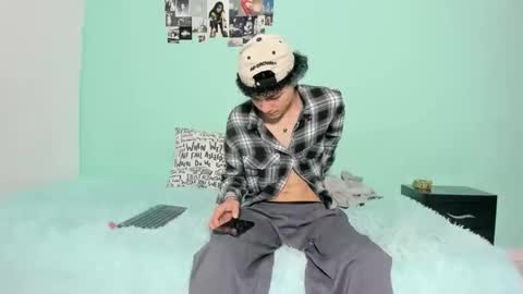 club_latinboys online show from November 7, 9:15 pm