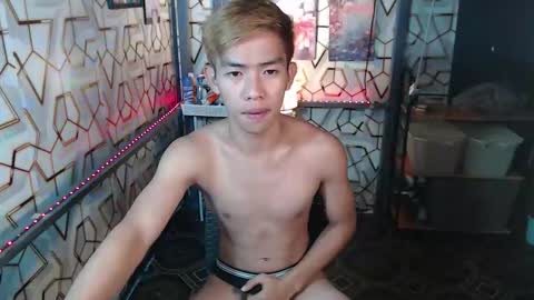 clyde_twinkx online show from October 26, 6:14 pm