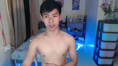 clyde_twinkx online show from May 8, 10:42 am