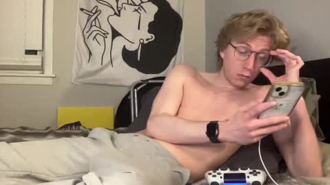 Clyde Austin online show from December 8, 4:04 am