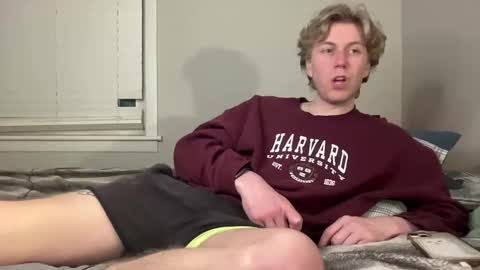 Snapshot of clydeaustin chatting on February 18, 1:45 am Clyde Austin online show from February 18, 1:45 am