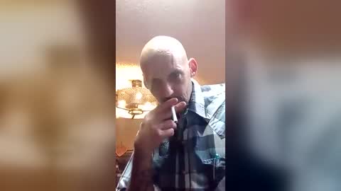 clydecan409 online show from June 17, 2:25 am