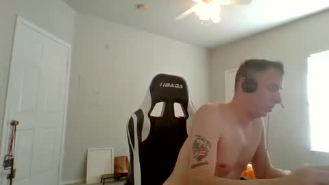 Snapshot of cmypenis chatting on December 21, 8:43 pm Master Bates online show from December 21, 8:43 pm