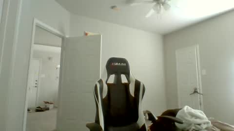 Snapshot of cmypenis chatting on January 19, 7:58 pm Master Bates online show from January 19, 7:58 pm