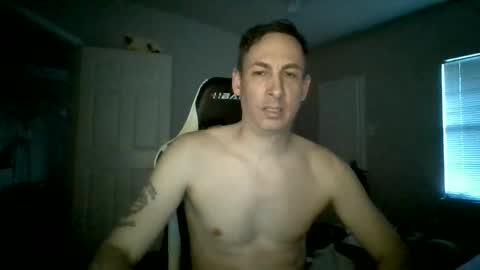 Snapshot of cmypenis chatting on January 22, 11:43 pm Master Bates online show from January 22, 11:43 pm