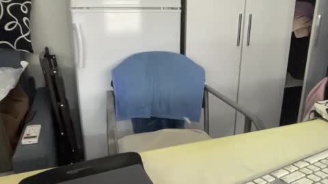 Snapshot of coach_karl chatting on October 25, 12:02 pm Coach Karl Porn Star Tip me all the way to my next trip online show from October 25, 12:02 pm