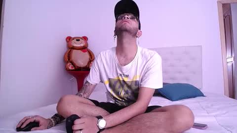 Snapshot of cock_fox chatting on October 6, 7:44 pm Camilo online show from October 6, 7:44 pm