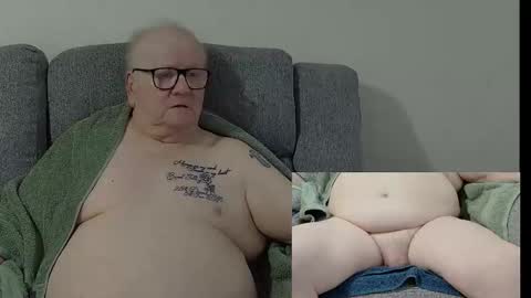 Snapshot of cockneymack51 chatting on September 29, 7:57 am Charlie. online show from September 29, 7:57 am