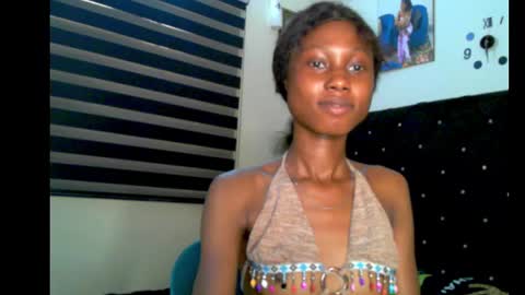 Snapshot of coco_petitqueen chatting on January 19, 7:46 am coco_petitqueen online show from January 19, 7:46 am