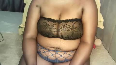 Snapshot of coco_vibes chatting on March 9, 12:31 pm Zuri online show from March 9, 12:31 pm