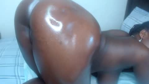 Snapshot of cocoa_devine chatting on July 2, 11:27 am cocoa_devine online show from July 2, 11:27 am