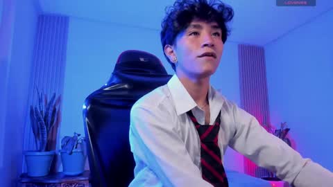 Snapshot of cococumps chatting on April 4, 11:29 am COCO online show from April 4, 11:29 am