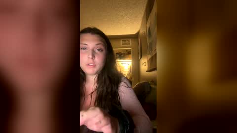 Snapshot of cocokisses333 chatting on April 4, 2:54 am cocokisses333 online show from April 4, 2:54 am