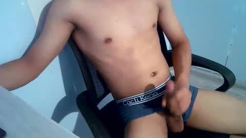 Snapshot of cocola000 chatting on January 9, 2:20 pm cocola000 online show from January 9, 2:20 pm