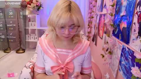 Mia online show from September 23, 3:04 pm