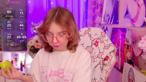 Mia online show from February 4, 8:47 pm