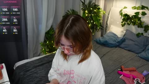 Mia online show from April 26, 2:53 am