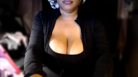 Big Titty Leara online show from July 4, 6:08 am
