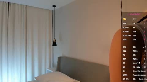 Snapshot of colbymcroberts chatting on September 29, 1:00 am Carry online show from September 29, 1:00 am