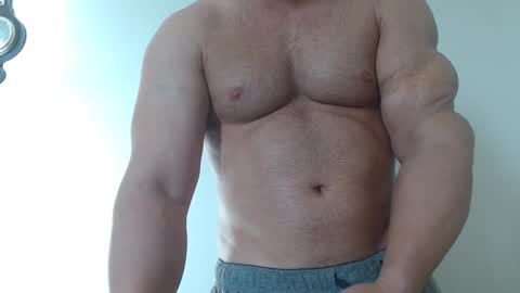 Snapshot of colbymoney chatting on September 29, 12:32 pm Colby big dick money online show from September 29, 12:32 pm