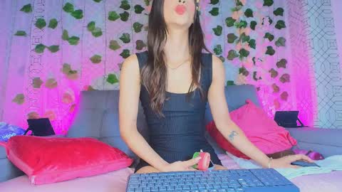 Snapshot of colett_hall chatting on September 30, 11:59 am colett online show from September 30, 11:59 am