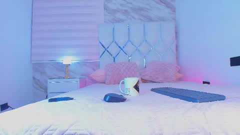 Snapshot of colett_hall chatting on October 30, 12:17 pm colett online show from October 30, 12:17 pm