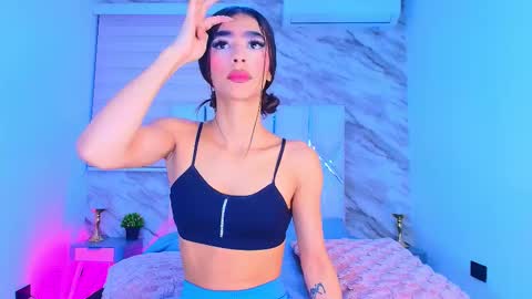 colett online show from March 16, 11:58 am