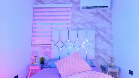 colett online show from March 28, 12:27 pm