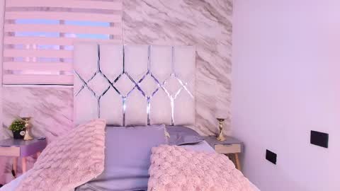 Snapshot of colett_hall chatting on May 5, 12:24 pm colett online show from May 5, 12:24 pm