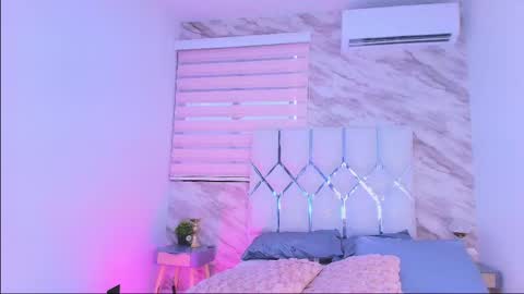 Snapshot of colett_hall chatting on May 6, 1:05 pm colett online show from May 6, 1:05 pm