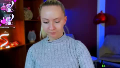 colla_white online show from February 12, 4:35 pm