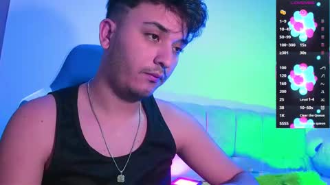 Snapshot of collage_hot25 chatting on October 7, 3:47 am javier online show from October 7, 3:47 am