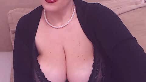 Maddison online show from February 6, 10:26 am