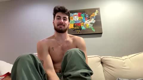 Snapshot of college_packing_8 chatting on November 23, 9:36 pm college_packing_8 online show from November 23, 9:36 pm