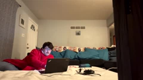 Snapshot of college_packing_8 chatting on February 3, 1:59 am college_packing_8 online show from February 3, 1:59 am