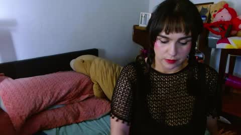 Collette online show from May 17, 4:21 am