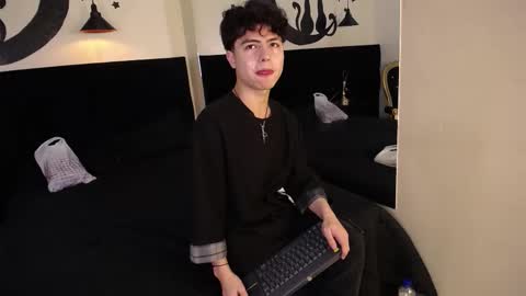 Snapshot of collinstone chatting on October 19, 3:23 pm collinstone online show from October 19, 3:23 pm