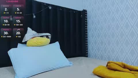 Snapshot of colombia_mommy_ chatting on October 4, 12:03 pm GRETCHEN online show from October 4, 12:03 pm