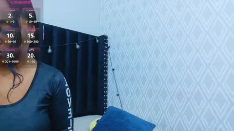 Snapshot of colombia_mommy_ chatting on October 18, 2:40 pm GRETCHEN online show from October 18, 2:40 pm