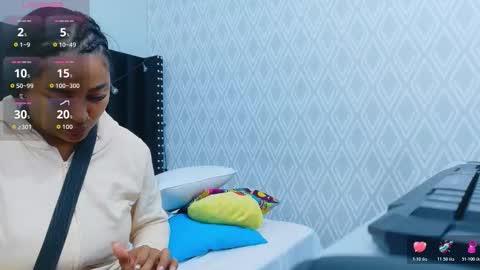 Snapshot of colombia_mommy_ chatting on October 24, 12:34 pm GRETCHEN online show from October 24, 12:34 pm