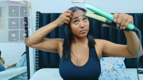 Snapshot of colombia_mommy_ chatting on April 23, 12:15 pm GRETCHEN online show from April 23, 12:15 pm