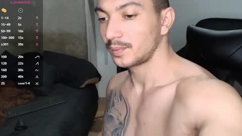 colombianmuscle8 online show from December 31, 11:06 pm