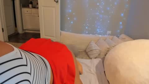 Snapshot of colombiantexas chatting on April 2, 4:54 am ........ Instagram Lorysexys online show from April 2, 4:54 am