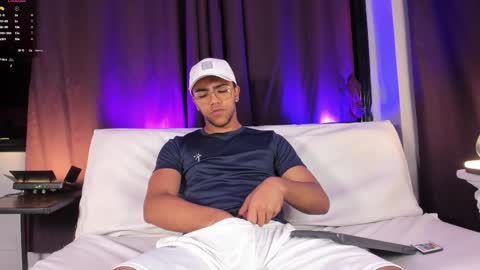 colstorw_ online show from November 24, 11:32 am