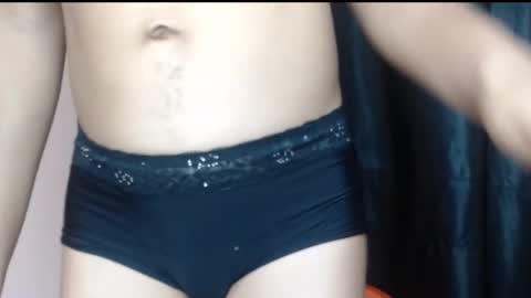 Snapshot of coltish_sexy chatting on January 9, 9:37 am coltish_sexy online show from January 9, 9:37 am