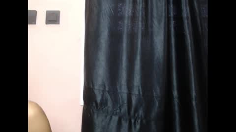 Snapshot of coltish_sexy chatting on January 29, 8:29 am coltish_sexy online show from January 29, 8:29 am