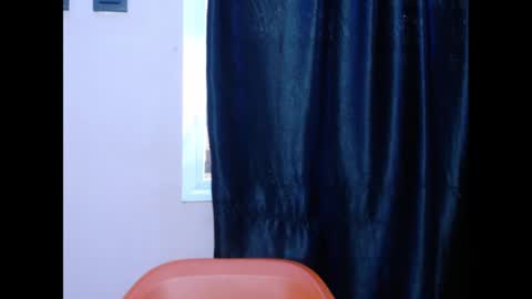 Snapshot of coltish_sexy chatting on February 20, 2:35 pm coltish_sexy online show from February 20, 2:35 pm