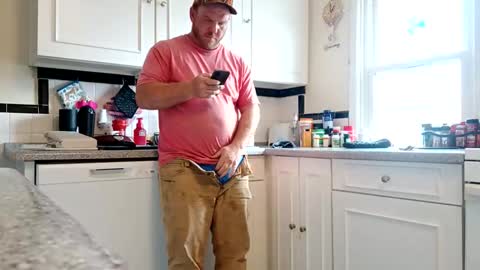 Snapshot of comegetmeinthemorning chatting on March 31, 7:14 pm comegetmeinthemorning online show from March 31, 7:14 pm