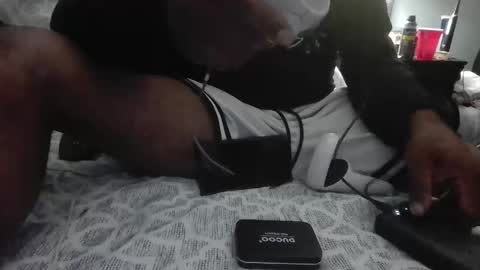 Snapshot of comesuckthisdick111 chatting on November 3, 3:30 am comesuckthisdick111 online show from November 3, 3:30 am