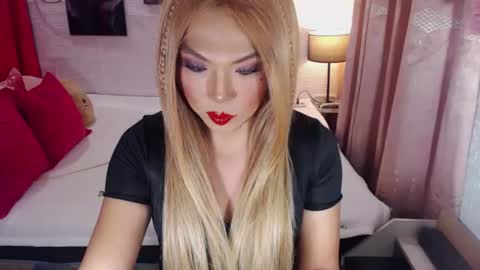 QUEEN SABRINA online show from July 4, 10:10 am